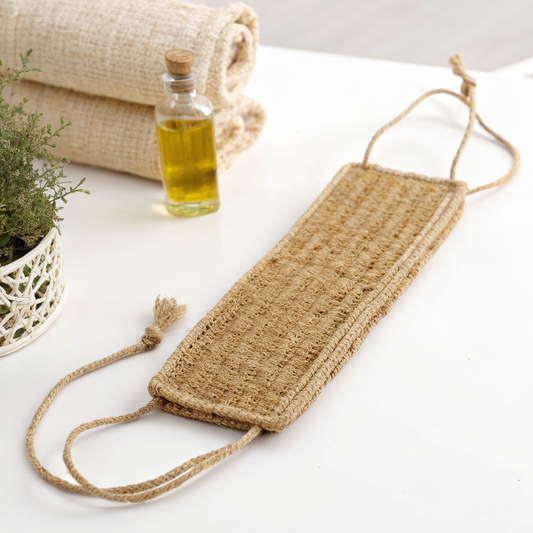 Bande exfoliante pour le dos tressée main en vétiver naturel avec longues ficelles pour un gommage facile et énergisant