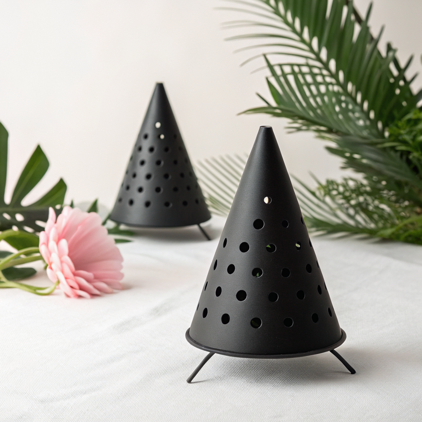 Lampe Merlin vétiver éclairant salon avec style mystique